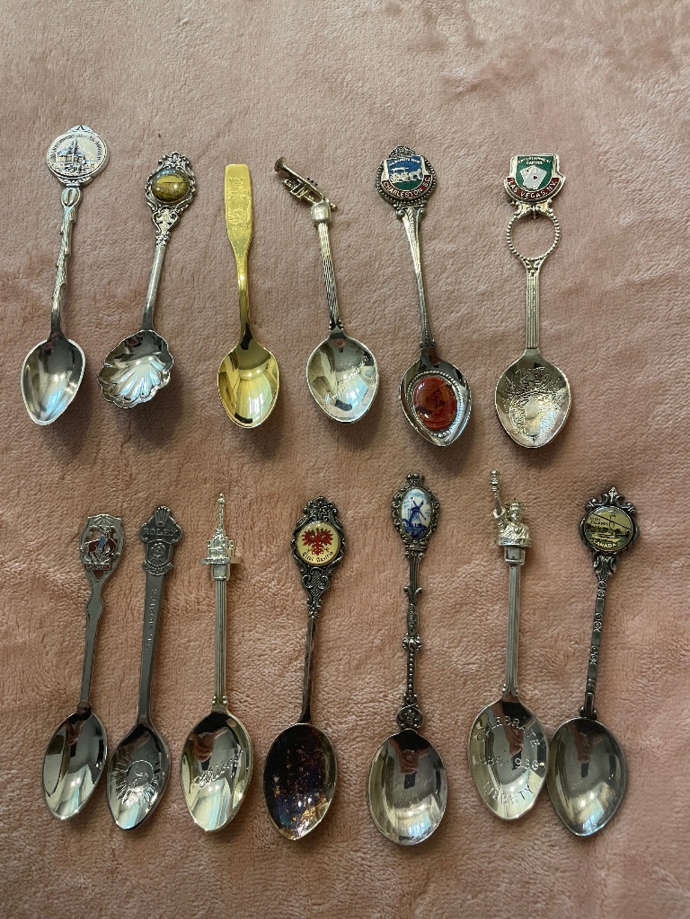Collectible spoons , lot.